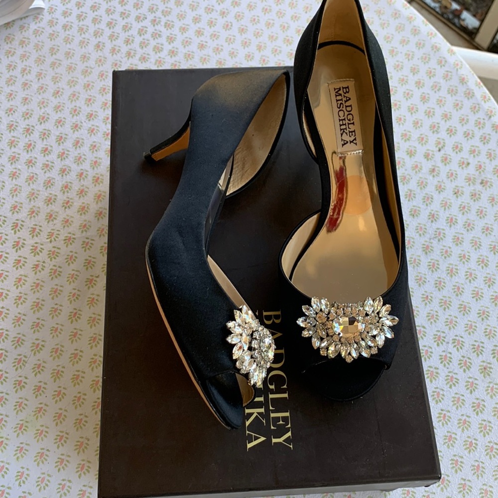 Badgley Mischka, black, open toe, kitten heels w/ diamond brooch at toe.